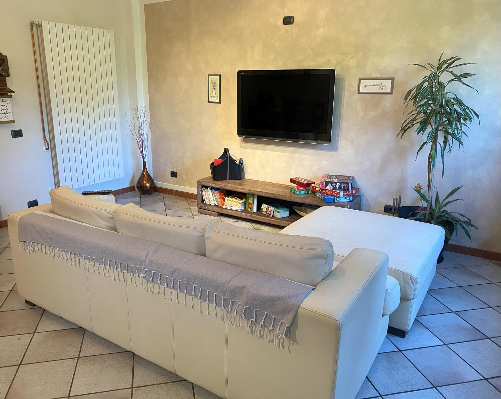 Chiara House Apartment Barga Exterior photo