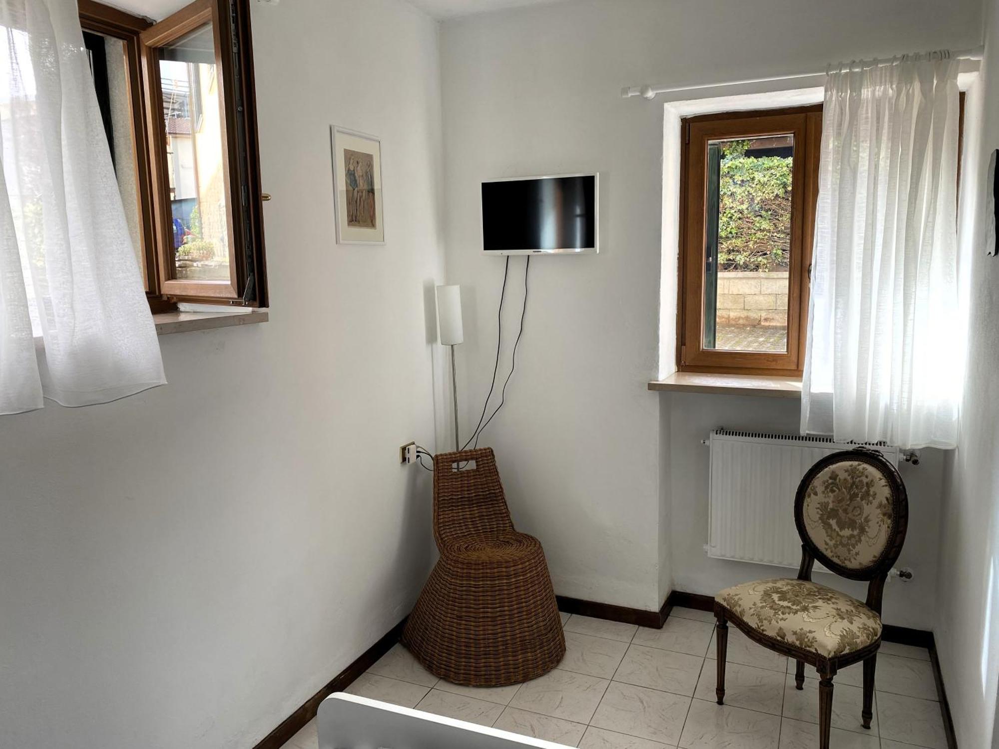 Chiara House Apartment Barga Exterior photo